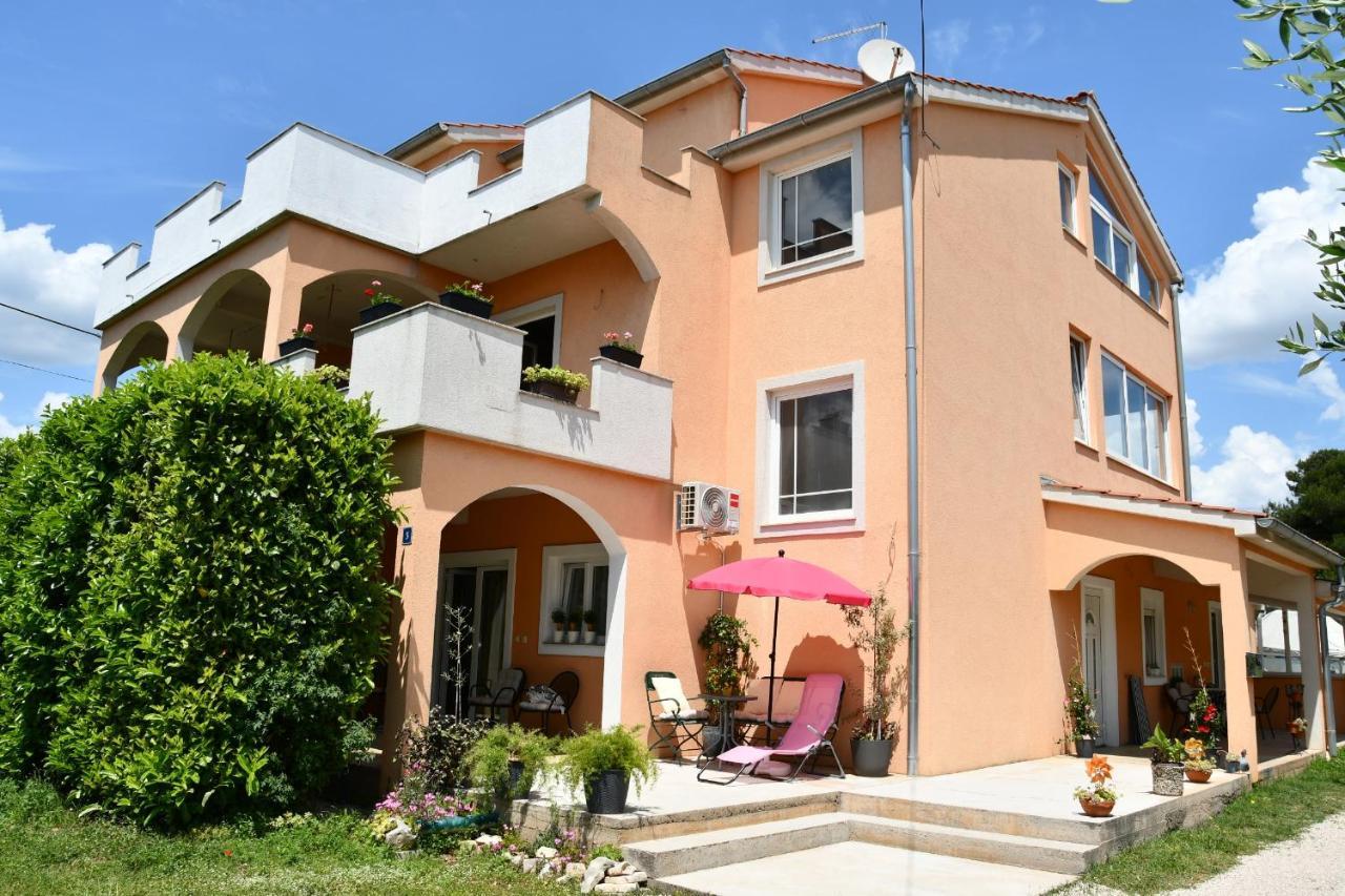 Apartmani Joja Biograd Na Moru Exteriér fotografie